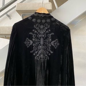 Johnny Was Open Front Velvet Embroidered Cardigan with a Waterfall Front Size XL